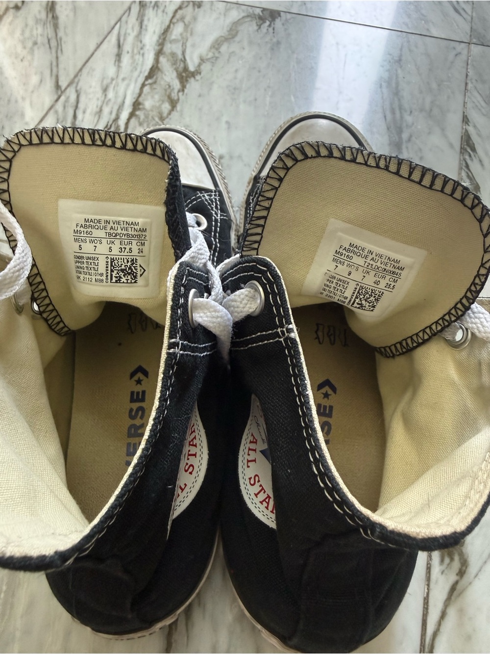 Converse Ladies 9 Men’s  7  Black and White Chuck Taylor High-Top Sneakers - Picture 2 of 4